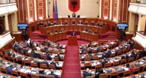 RENDI I DITËS/ Nga kërkesa për shkarkimin e Niko Peleshit tek raportimi i institucioneve, Kuvendi mblidhet dy herë sot
