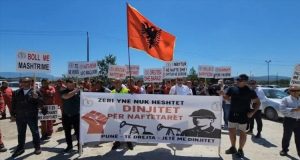Në ditën e 13-të të grevës së urisë, naftëtarët e Marinzës mbeten të vendosur për të drejtat e tyre