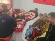 Përkeqësohet gjendja e dy naftëtarëve në grevë urie, njëri dërgohet në spital