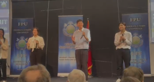 Katër koreanë ndezin Tiranën me vallen kosovare! Energji, ritëm dhe surprizë në zemër të kryeqytetit