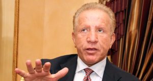 Biznesmeni Behgjet Pacolli paraqitet në Prokurorinë e Tiranës