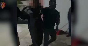 U fsheh në Tepelenë, arrestohet 44-vjeçari i kërkuar nga Kosova për kultivim kanabisi