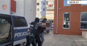“Policia zbërthen bazën e drogës në Vlorë – sekuestron kokainë, cannabis dhe armë”