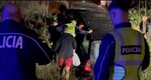 Novoselë, Vlorë — makinë del nga rruga dhe përfundon në ujë!