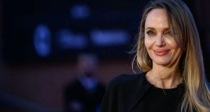 Jo pa një qëllim, aktorja e njohur Angelina Jolie viziton qytetin ukrainas
