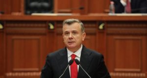 Balla paralajmëron deputetët: Procedurë e përshpejtuar për votimin e Shqipërisë në Bordin e Paqes