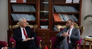 Bardhi ngrit alarmin te ambasadori gjerman: Dosja Balluku, provë e sistemit korruptiv
