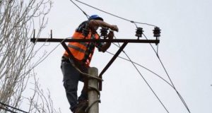 Gramshi në errësirë prej 24 orësh, reshjet e dendura shkaktojnë kaos në fshatra