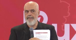 Rama: Karikimi i makinave elektrike në parkime private, me kosto të arsyeshme