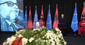 “Sa të paskan dashur e admiruar”, Edi Rama në homazhet për Fatos Nanon: Plasja më vjen që nuk jemi dot sonte për një darkë që nuk ka të paguar!