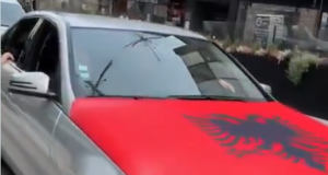VIDEO/ Nis festa me flamuj dhe plisa, tifozët kuqezi ‘pushtojnë’ Andorrën