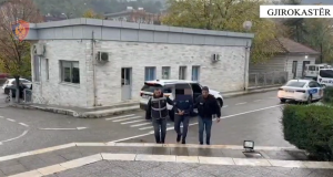 Gjirokastër/ Arsenal armësh dhe drogë, arrestohen 3 persona