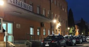 Itali/ 48-vjeçari dorëzohet në polici: Po nuk më arrestuat do vras gruan