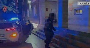 Arrestohet 34-vjeçari në Kamëz, kapet me armë në makinë