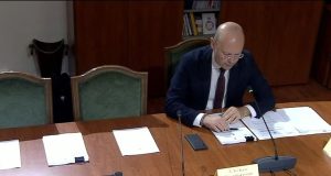 Opozita braktisi bojkotin, por jo kritikat ndaj mazhorancës, kthehet ne komisionet parlamentare