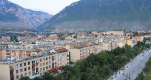 Tirana mban gjysmën e ekonomisë shqiptare, Kukësi mbetet më i varfëri