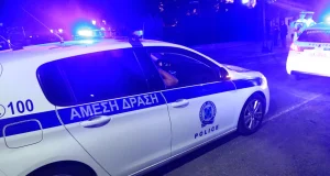 Horror në Greqi: Shqiptari gjendet i prangosur dhe i djegur në makinë