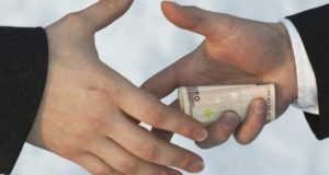 Ryshfet në votime, ndalohen dy të dyshuar në Fushë Kosovë