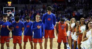 Adoleshenti më i gjatë në botë thyen rekord në basketbollin amerikan
