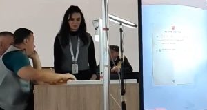 Numërohen kutitë e para në Tepelenë e Berat. Rezultatet