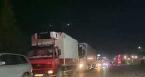 Gati 4 km trafik në hyrje të Elbasanit, bllokohet qarkullimi për mbi 30 minuta