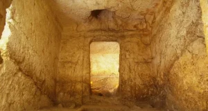 Arkeologët gjejnë varrin 5000-vjeçar: Mund të jetë ‘porta’ për mbretërinë prehistorike