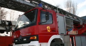 Sarandë/ Digjet një lokal druri në orët e para të mëngjesit, Policia po heton shkaqet