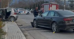 Aksident i rëndë në Kamëz, përplasen 2 automjete, 4 të plagosur