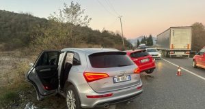Aksident në aksin Shkodër–Tiranë, përfshihet edhe një punonjës policie