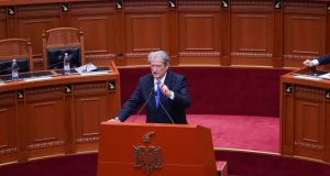 Berisha shpërthen në Kuvend: “Po grabisni Avokatin e Popullit për Shabanin!”