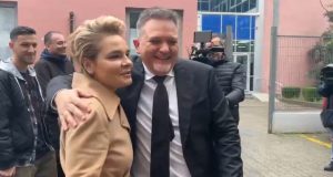 “Humor në derën e SPAK: ‘Më thirrën…’ – Julian Deda përgjigjet Kryemadhit”
