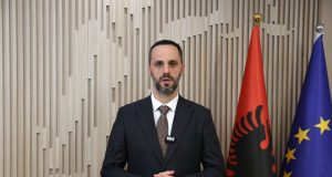 Lamallari reagon për akuzat për dhunë në polici: Pretendimet të pabazuara, nisin verifikimet nga AMP