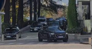 Përfundon mbledhja e qeverisë/ Rama ikën nga Kryeministria, Balluku ‘ngujohet’ në zyrë