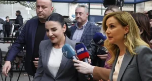 Rikthimi i Ballukut në detyrë, Tabaku denoncon mungesën e standardeve morale në qeveri