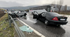 Aksident tragjik në aksin Lezhë–Shkodër, humbin jetën dy bashkëshortët (EMRAT)