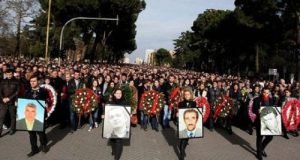 21 Janari 2011 / Ceremoni përkujtimore për katër protestuesit e vrarë, 15 vite në pritje të drejtësisë