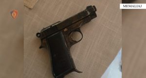 Kercënoi me jetë bashkëshorten/ Policia vë në pranga 53-vjeçarin në Tepelenë