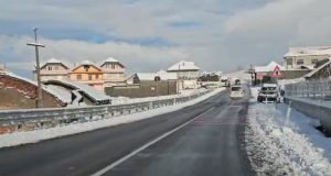 BORË E DENDUR NË DIBËR/ Fshatra të izoluar dhe mungesë energjie, trashësia mbi 40 cm në disa zona