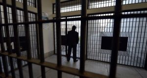 Drogë në burgun 313/ 30 doza kokainë dhe hashash gjenden të fshehura në ushqime