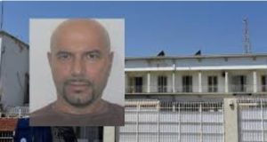 Pas dy sulmeve ndaj shqiptarëve, policia zbarkon në burgun e Koridhalos, çfarë po fshihet?!