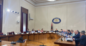 Reforma Territoriale/ PS ndryshon funksionimin e komisionit pas bojkotit, opozita jashtë loje