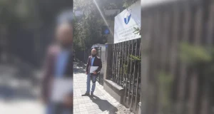Skandal në Kosove/Dyshohet se shiste ilaçe për kafshë si trajtim për autizmin