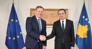 BE rifillon përpjekjet për dialogun Kosovë–Serbi, Sorensen viziton Prishtinën