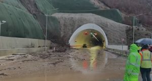 260 mln euro dhe ende e rrezikshme: Qukës–Qafë Plloçë kthehet në kurth për qytetarët