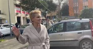 Monika Kryemadhi paraqitet në SPAK, batuta me gazetarët në paraqitjen e parë për 2026-ën