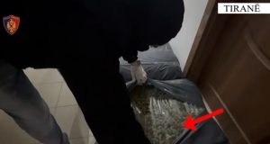 Transportonte 60 kg kanabis drejt Tiranës dhe Krujës, arrestohet 52-vjeçari