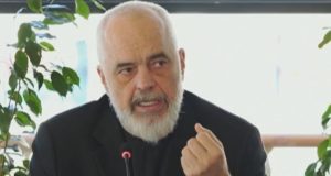 Rama: “Plastika është krim qytetar”/ Task-forcë për pastrimin e vendit