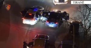 Shisnin armë në Tufinë dhe Fresk, arrestohen 3 persona, shpallet në kërkim një tjetër