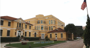 Protesta e opozites/ Ambasada Amerikane paralajmëron qytetarët: Shmangni zonat e tubimeve
