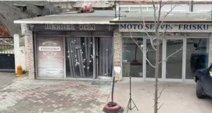 ATENTATI NË LEZHË /Policia dyshon se plumbat nuk ishin për berberin, por për nipin e Ardian Nikulajt
